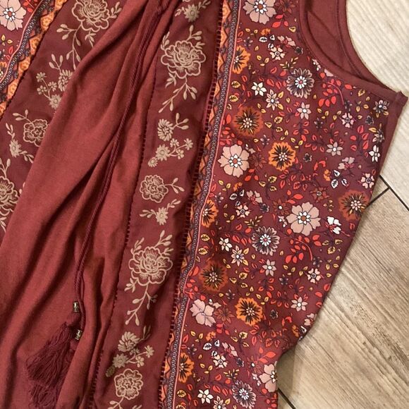 Coco & Jaimeson Size 1X Maroon Tank - Picture 2 of 5